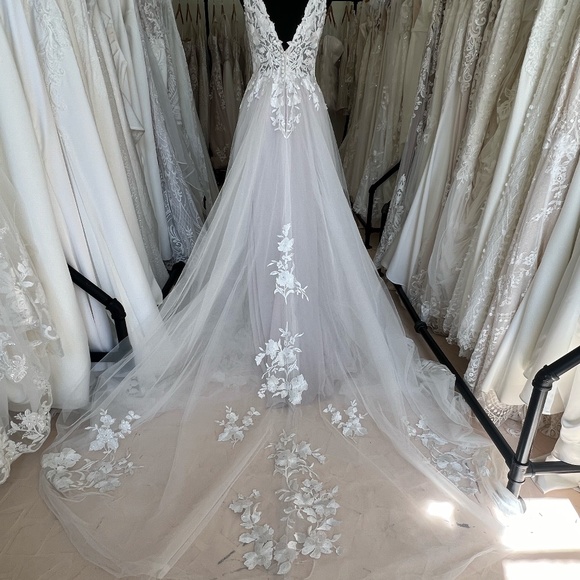 Stephanie by Rebecca Ingram - Picture 4 of 5